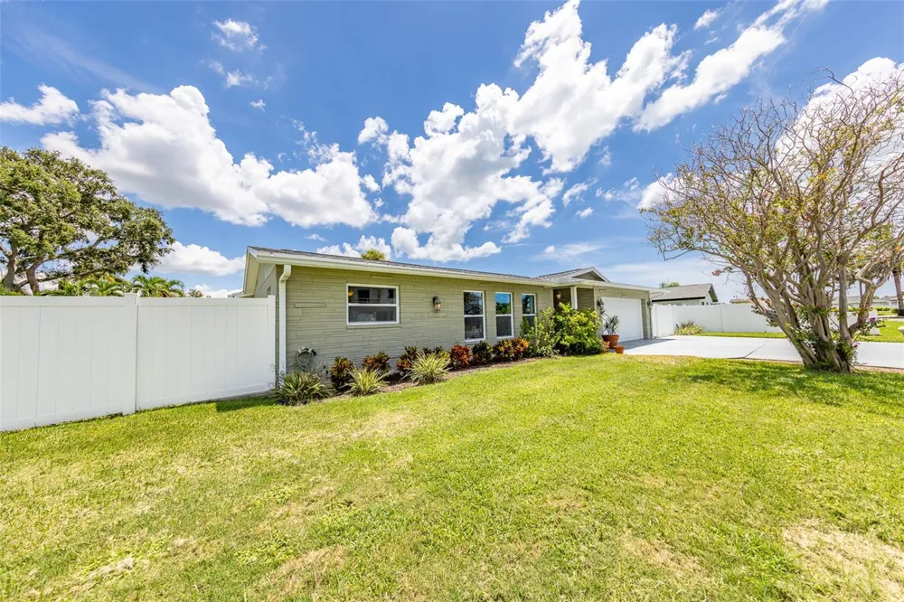 11602 GROVE STREET Seminole, FL 33772