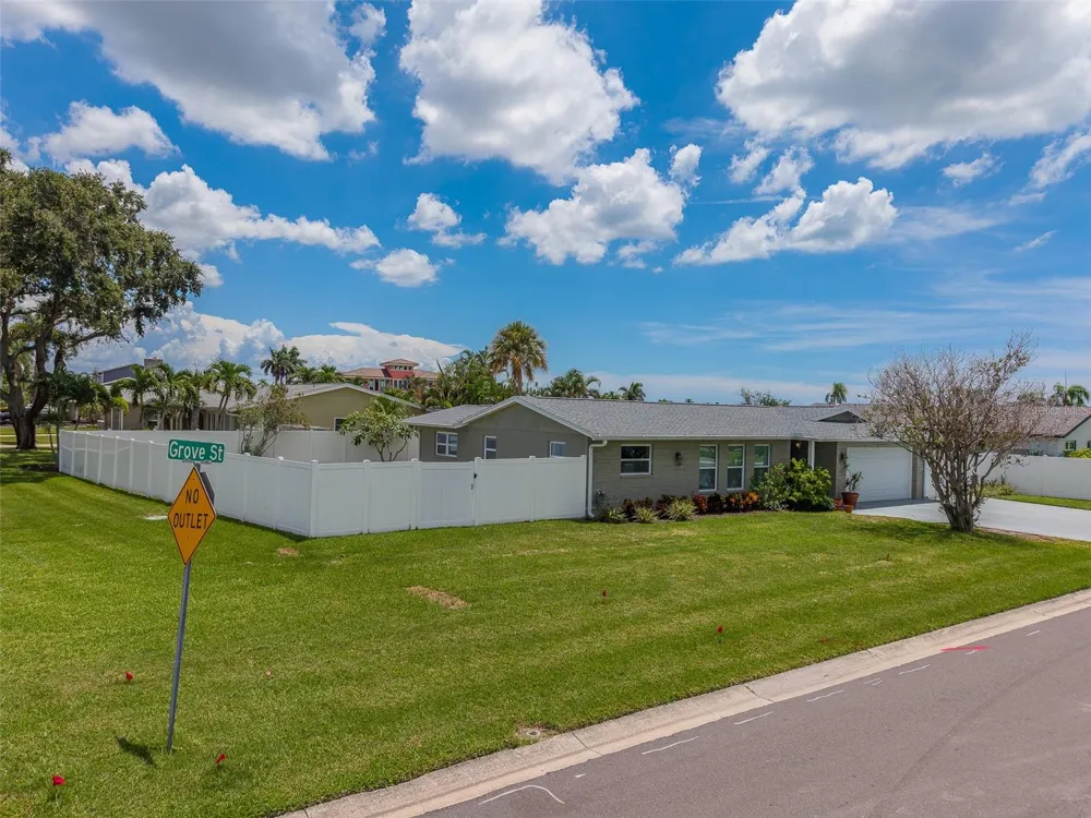 11602 GROVE STREET Seminole, FL 33772