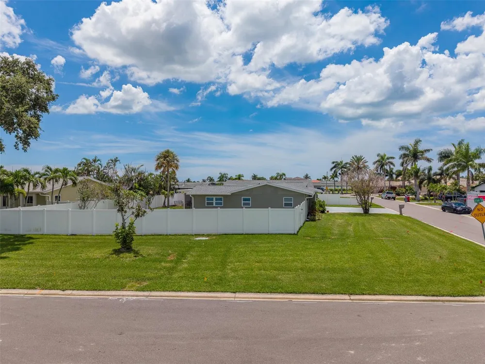11602 GROVE STREET Seminole, FL 33772