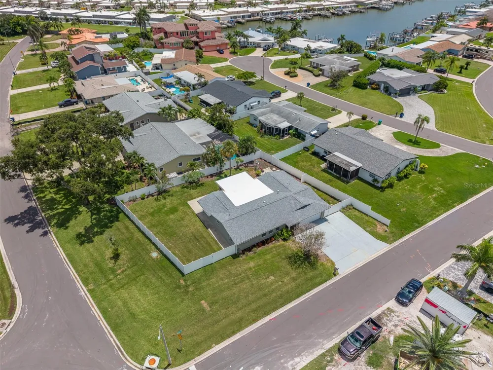 11602 GROVE STREET Seminole, FL 33772