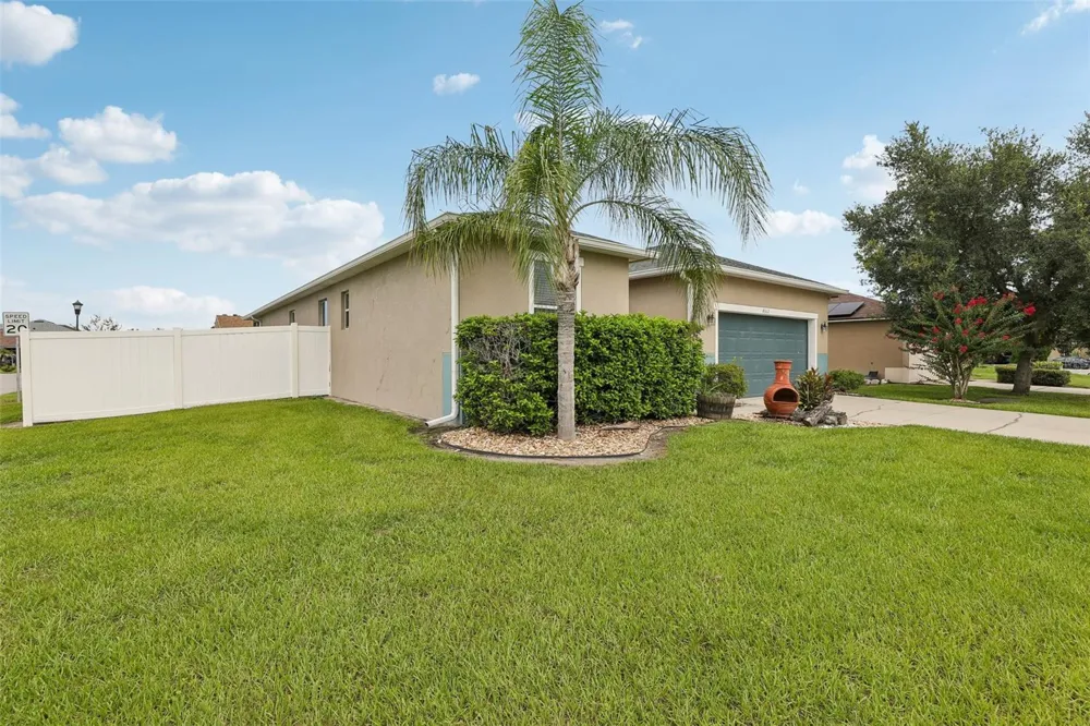 4362 SUN CENTER ROAD Mulberry, FL 33860