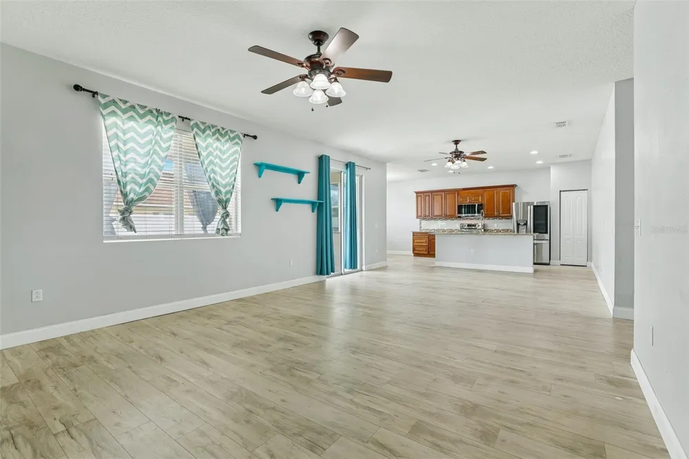 4362 SUN CENTER ROAD Mulberry, FL 33860