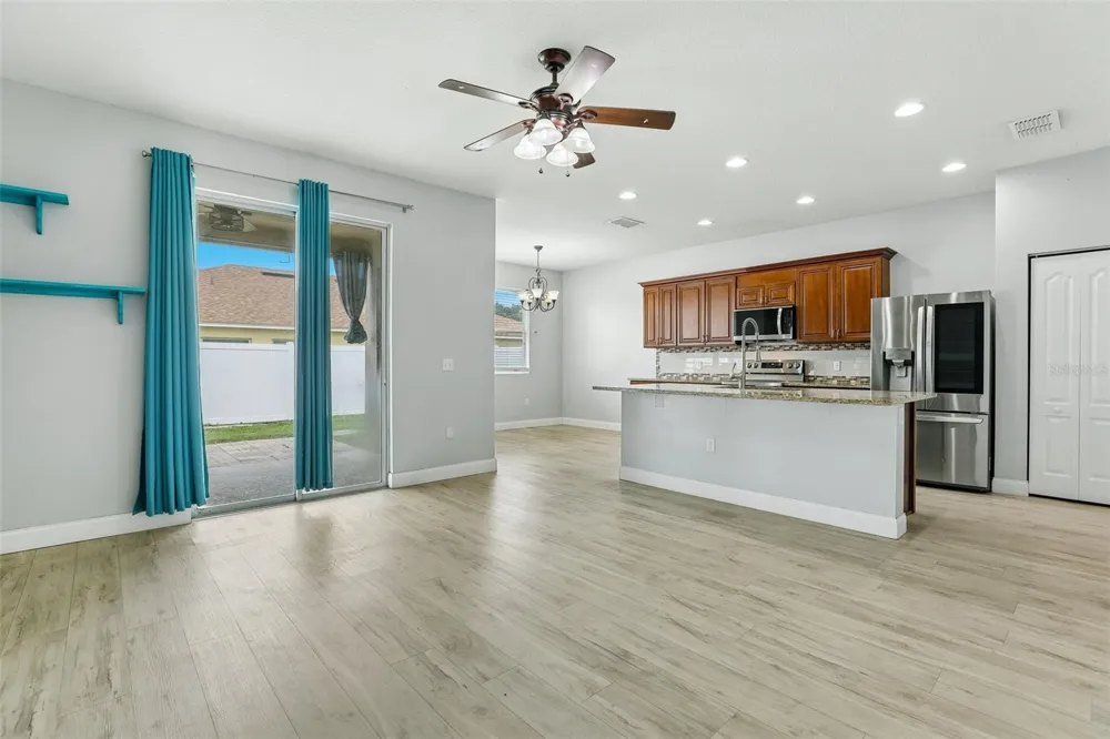 4362 SUN CENTER ROAD Mulberry, FL 33860