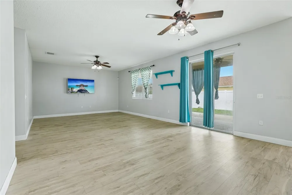 4362 SUN CENTER ROAD Mulberry, FL 33860
