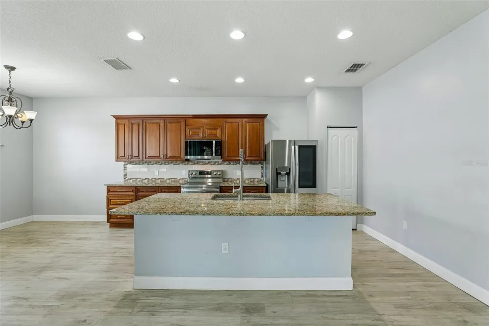 4362 SUN CENTER ROAD Mulberry, FL 33860