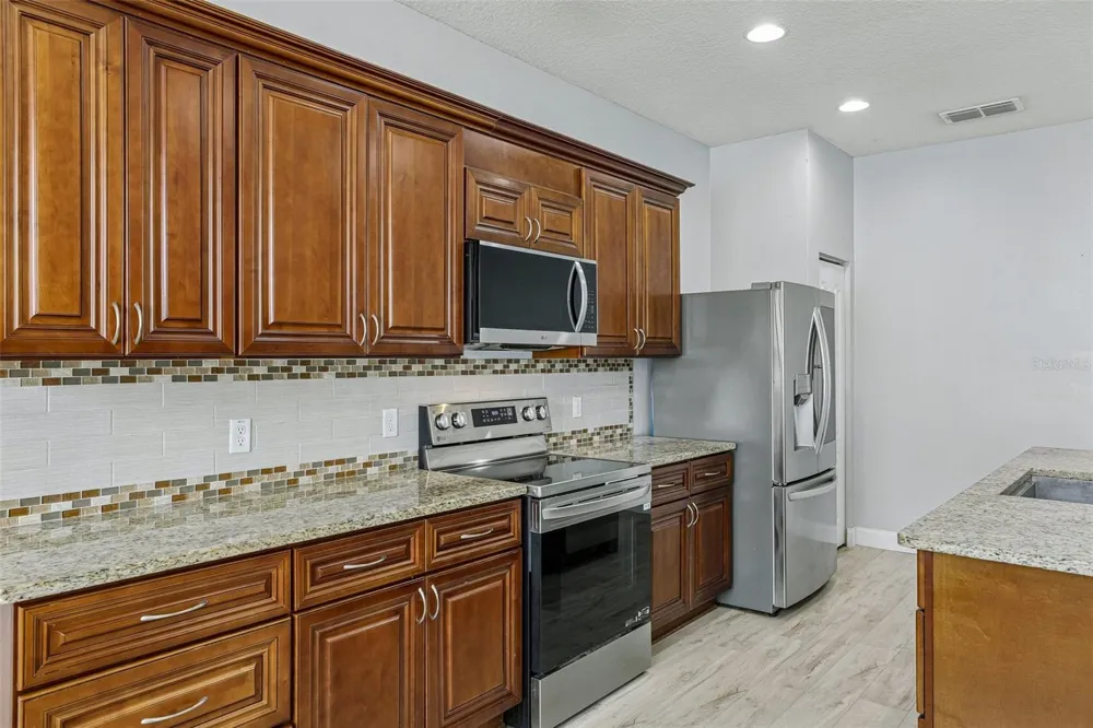 4362 SUN CENTER ROAD Mulberry, FL 33860