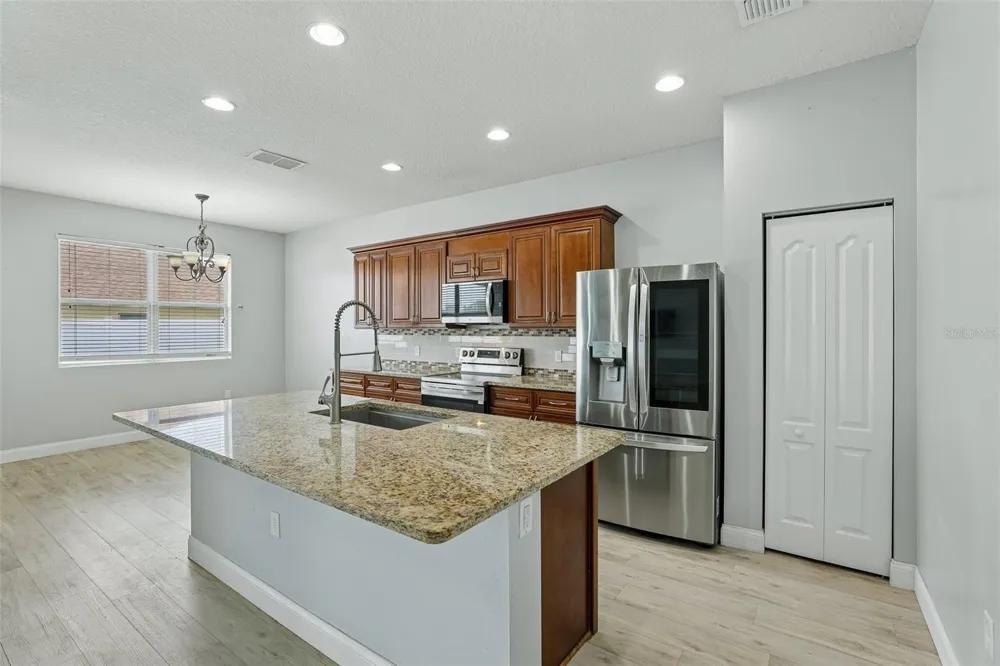 4362 SUN CENTER ROAD Mulberry, FL 33860