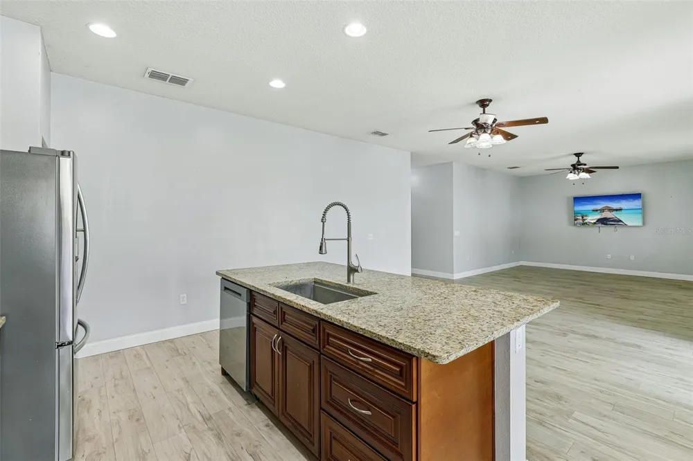 4362 SUN CENTER ROAD Mulberry, FL 33860