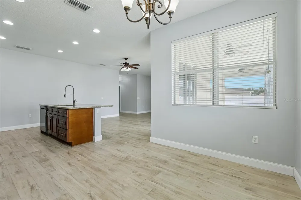 4362 SUN CENTER ROAD Mulberry, FL 33860