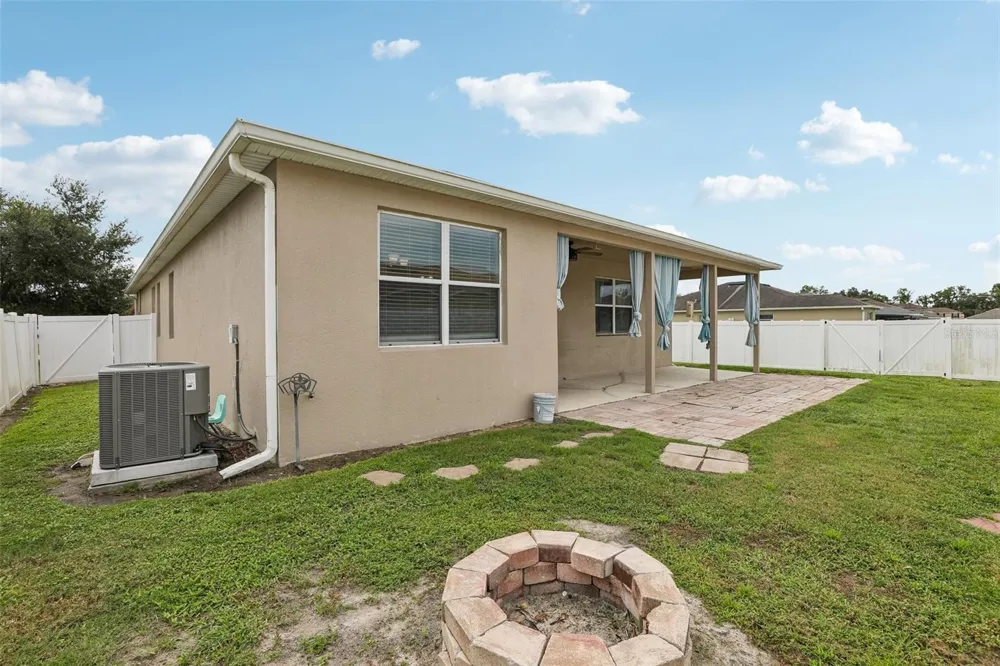 4362 SUN CENTER ROAD Mulberry, FL 33860