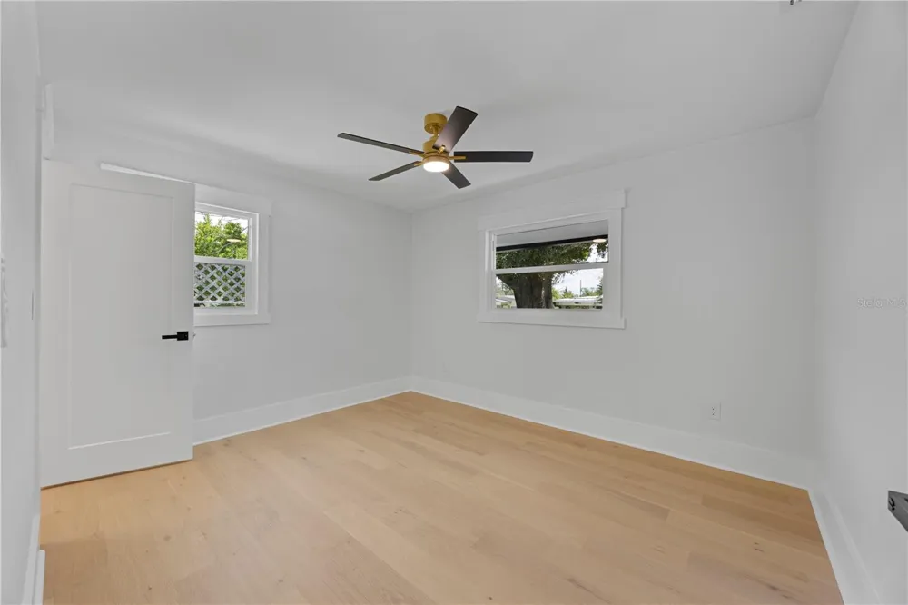 4621 4TH AVENUE St Petersburg, FL 33713