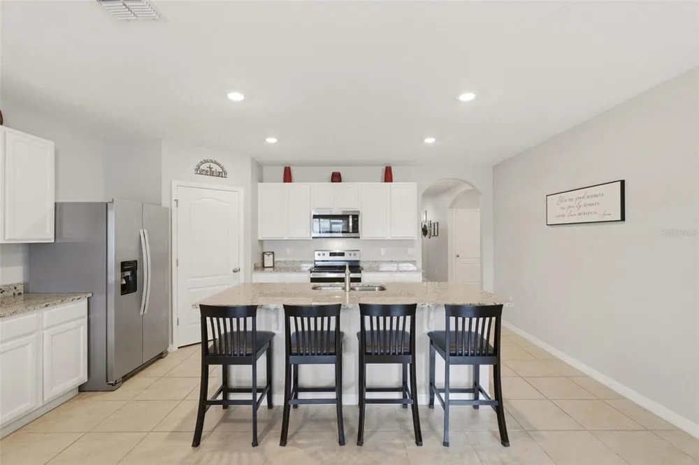 2561 HARMONIA HAMMOCK RD Harmony, FL 34773