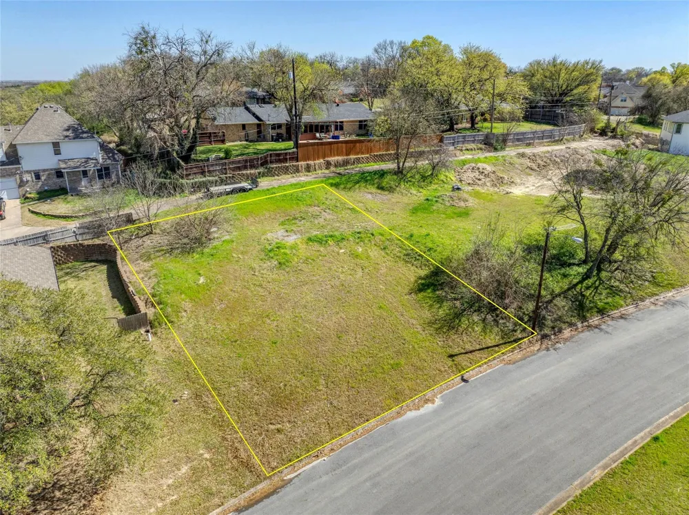 317 Arapaho W Sherman, TX 75092
