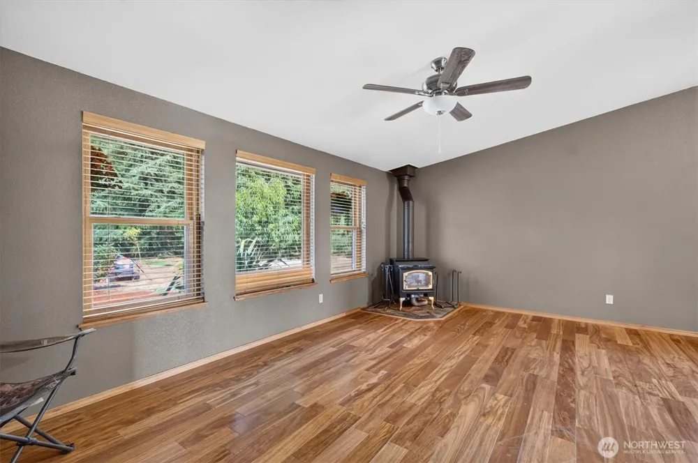 185 Westside Highway Vader, WA 98593