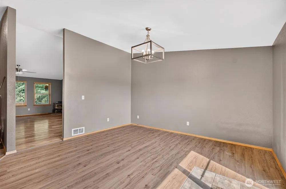 185 Westside Highway Vader, WA 98593