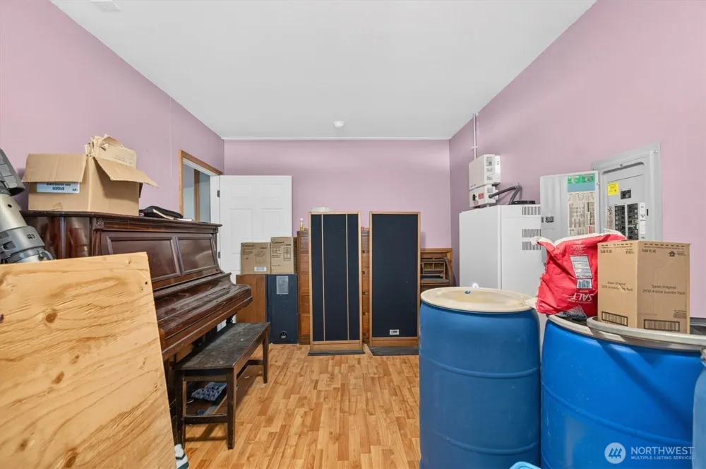 185 Westside Highway Vader, WA 98593