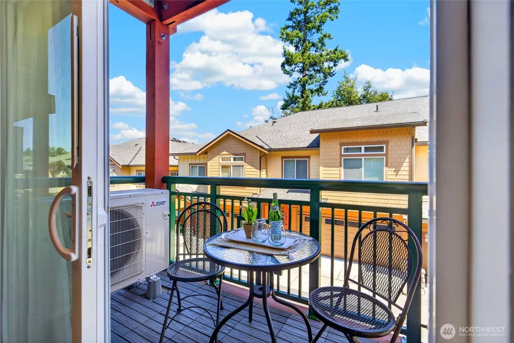 1078 Cabin Creek Lane SW Issaquah, WA 98027