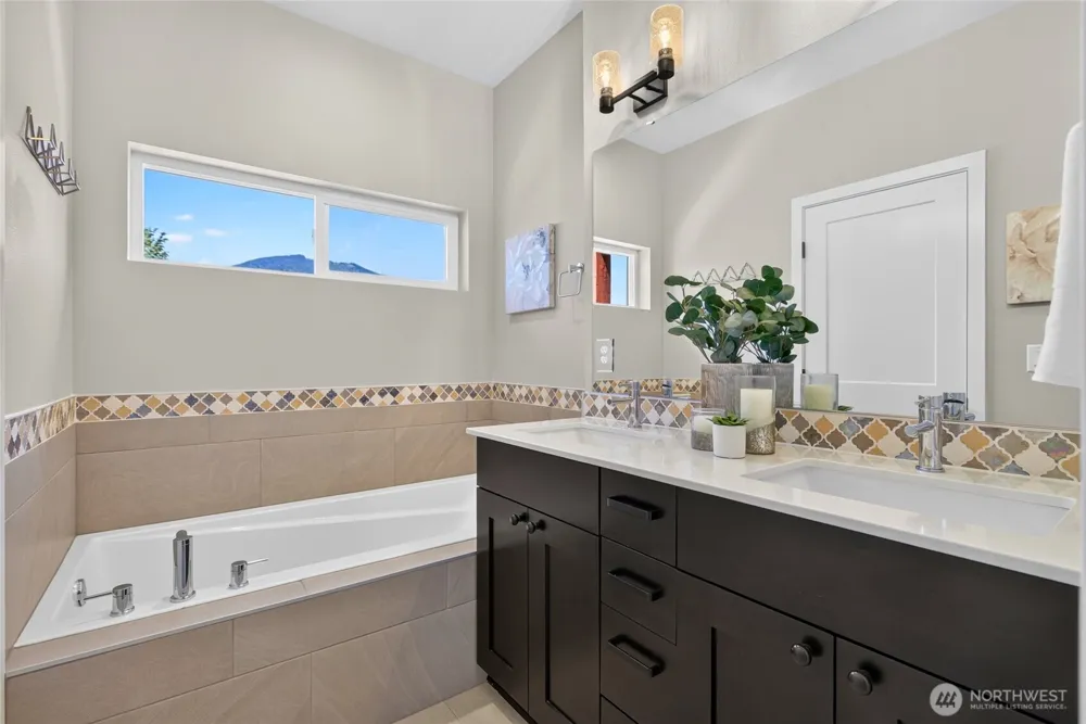 1078 Cabin Creek Lane SW Issaquah, WA 98027