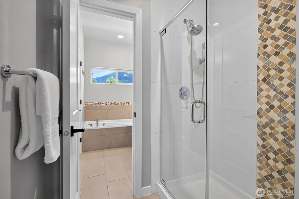 1078 Cabin Creek Lane SW Issaquah, WA 98027