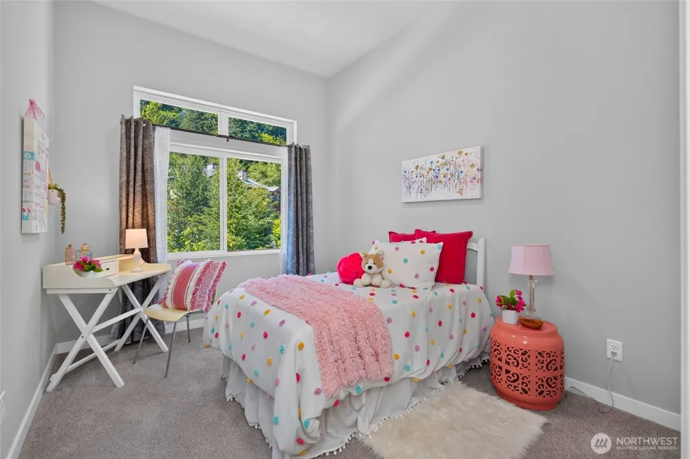 1078 Cabin Creek Lane SW Issaquah, WA 98027