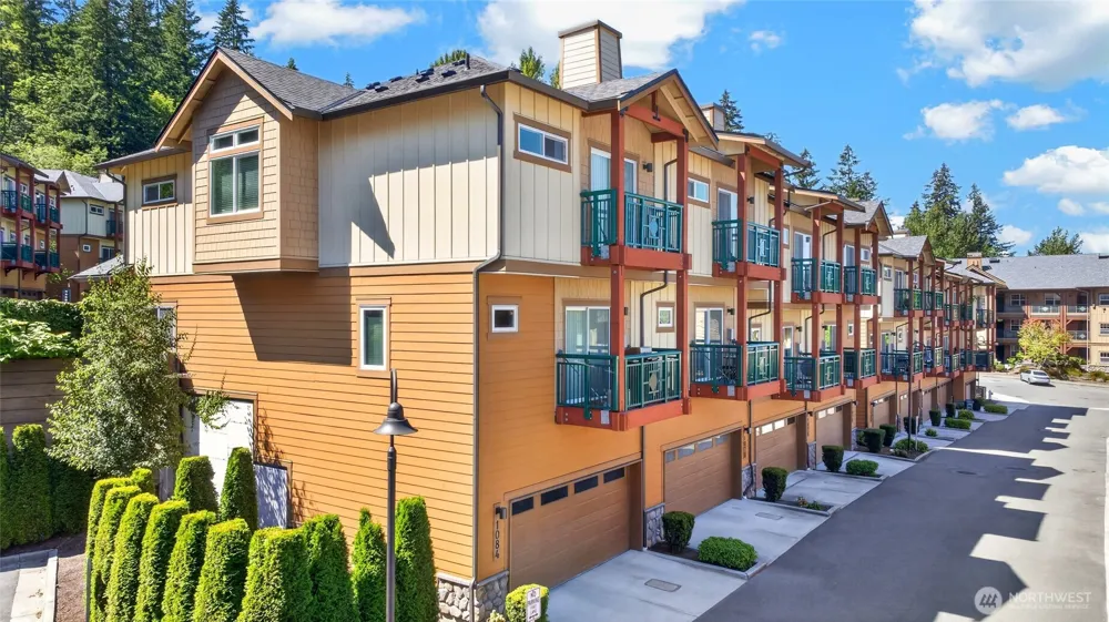 1078 Cabin Creek Lane SW Issaquah, WA 98027