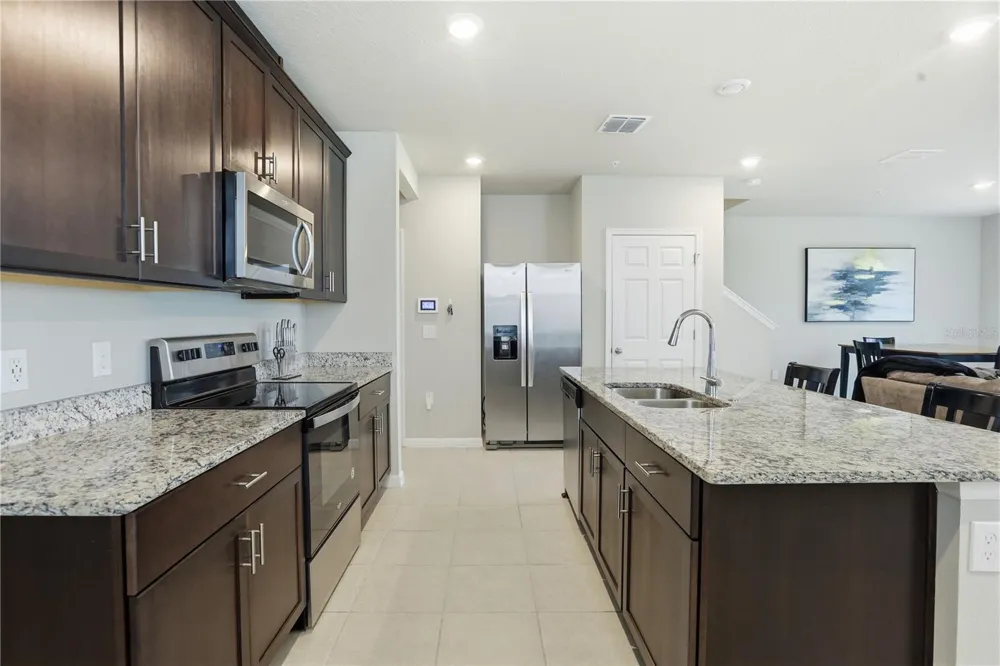 959 ROBIN HOLLY STREET Ocoee, FL 34761