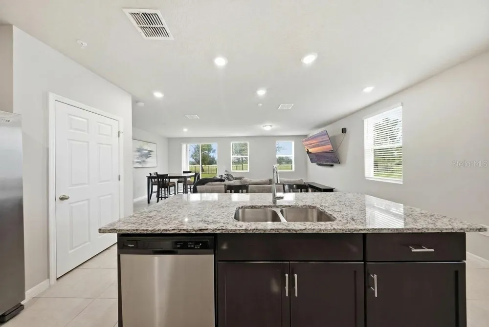 959 ROBIN HOLLY STREET Ocoee, FL 34761