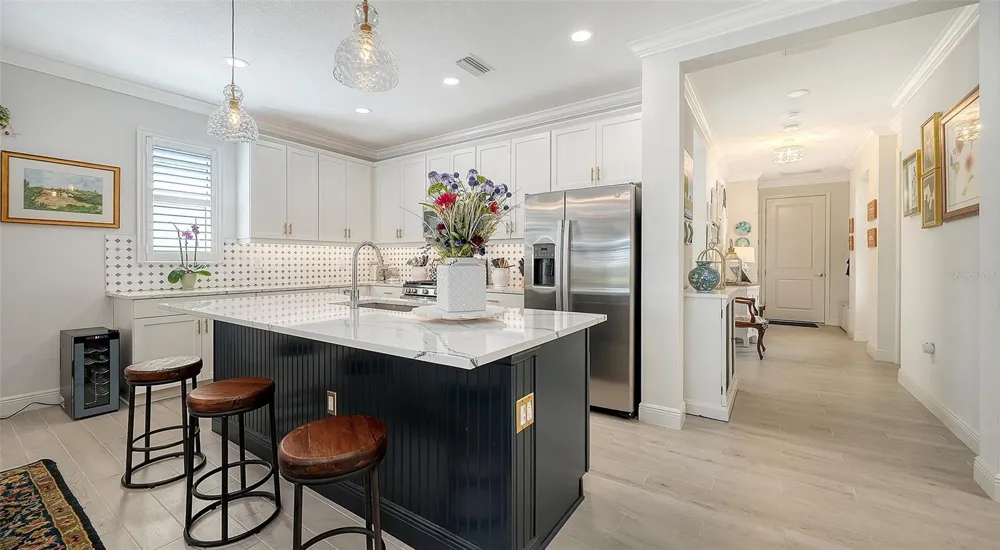 8152 STERNWAY ROAD Sarasota, FL 34240