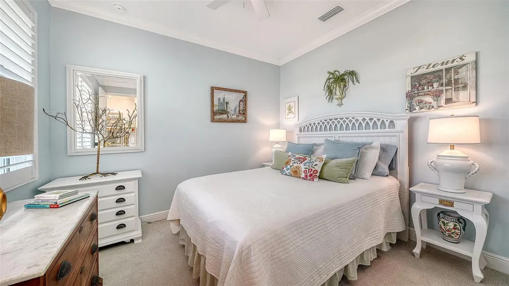 8152 STERNWAY ROAD Sarasota, FL 34240