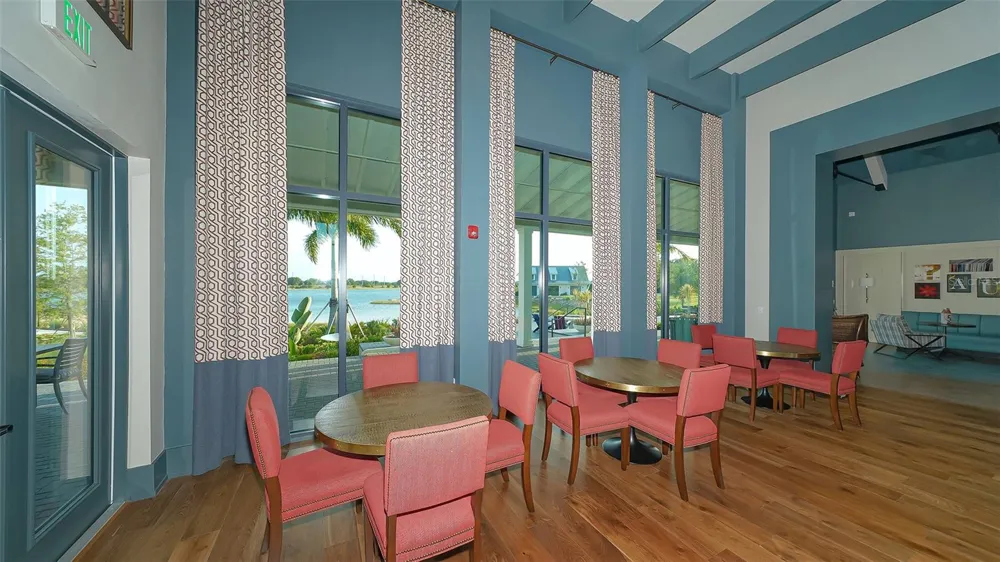 8152 STERNWAY ROAD Sarasota, FL 34240