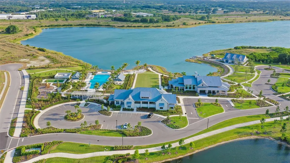 8152 STERNWAY ROAD Sarasota, FL 34240