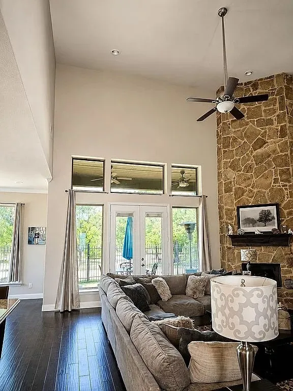2828 Stadium View Drive Fort Worth, TX 76118