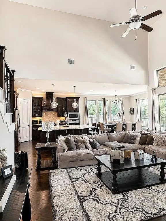 2828 Stadium View Drive Fort Worth, TX 76118