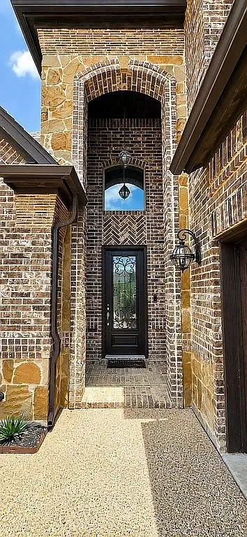 2828 Stadium View Drive Fort Worth, TX 76118