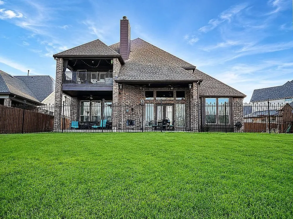 2828 Stadium View Drive Fort Worth, TX 76118