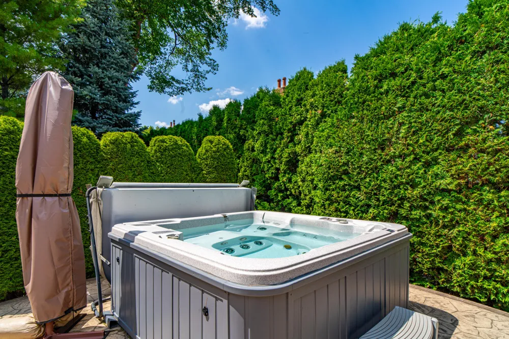 44215 Riverview Ridge Drive Clinton, MI 48038