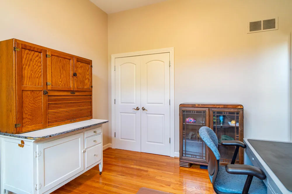 44215 Riverview Ridge Drive Clinton, MI 48038