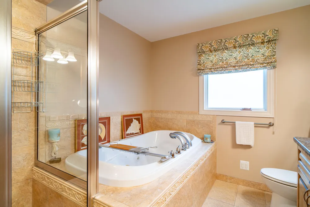 44215 Riverview Ridge Drive Clinton, MI 48038
