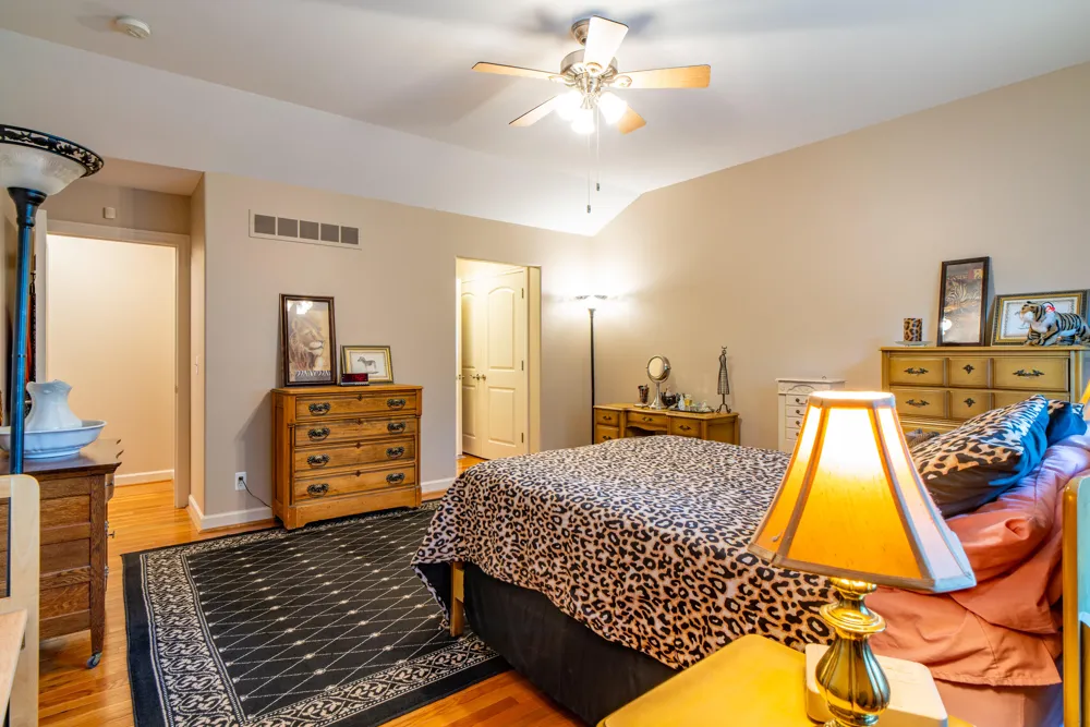 44215 Riverview Ridge Drive Clinton, MI 48038
