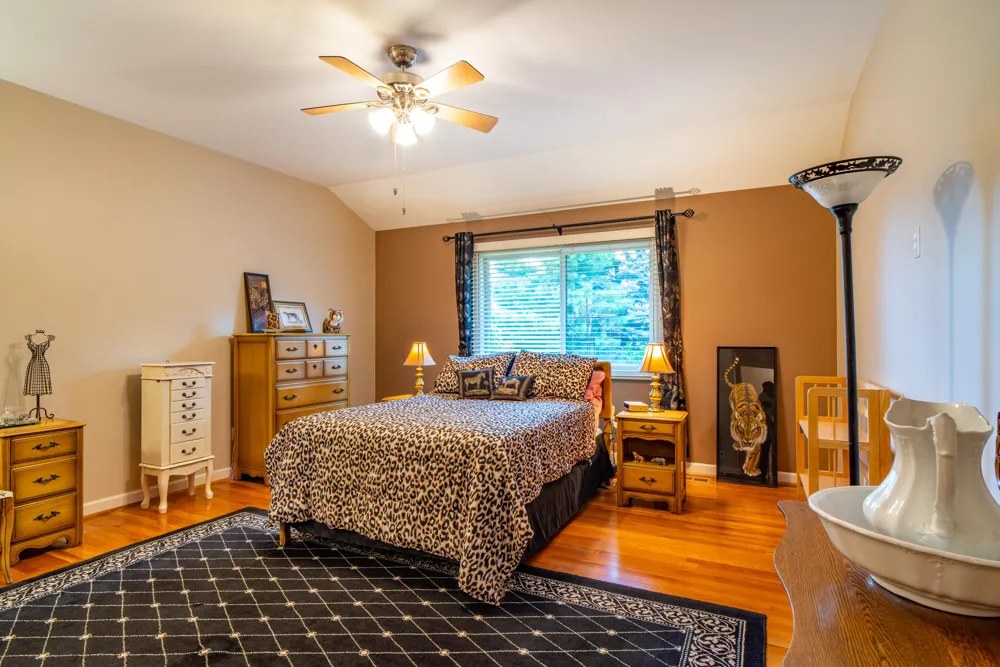 44215 Riverview Ridge Drive Clinton, MI 48038