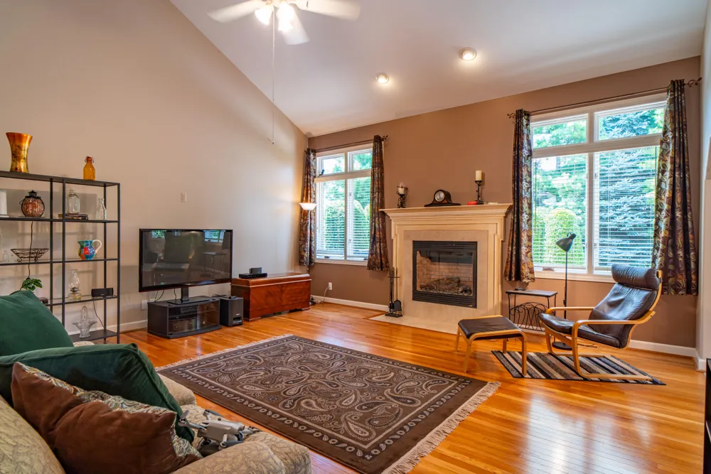 44215 Riverview Ridge Drive Clinton, MI 48038