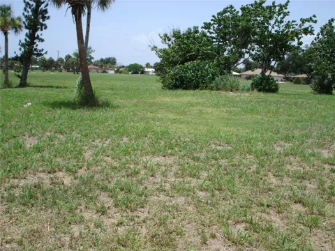 2301 S TAMIAMI TRAIL