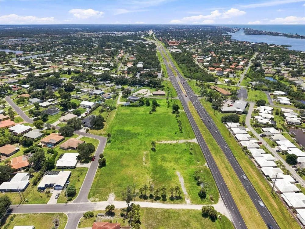 2301 S TAMIAMI TRAIL Osprey, FL 34229