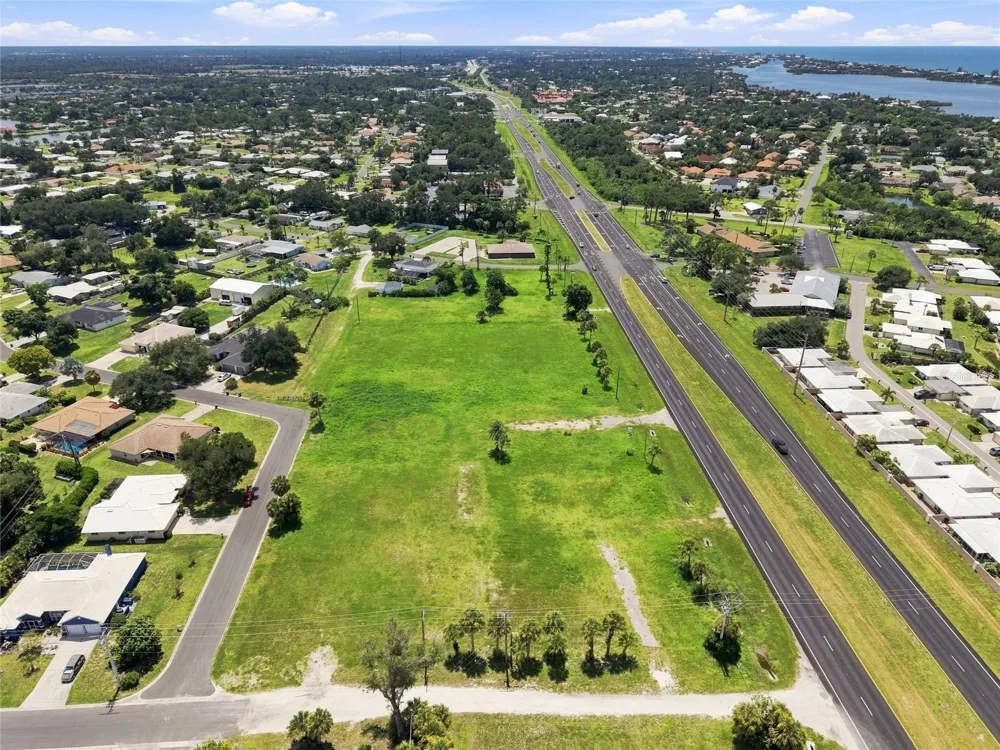 2301 S TAMIAMI TRAIL Osprey, FL 34229