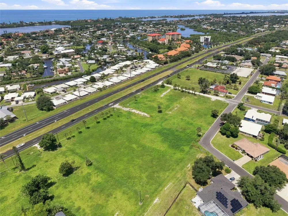 2301 S TAMIAMI TRAIL Osprey, FL 34229