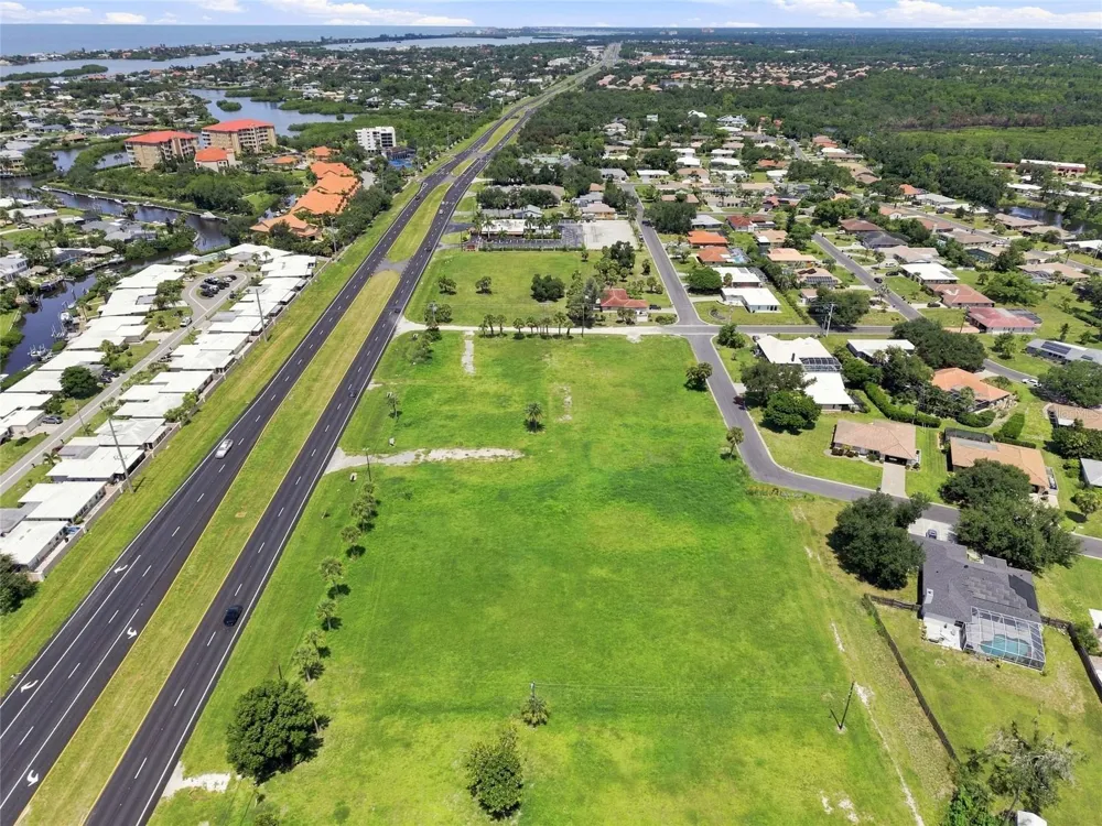 2301 S TAMIAMI TRAIL Osprey, FL 34229