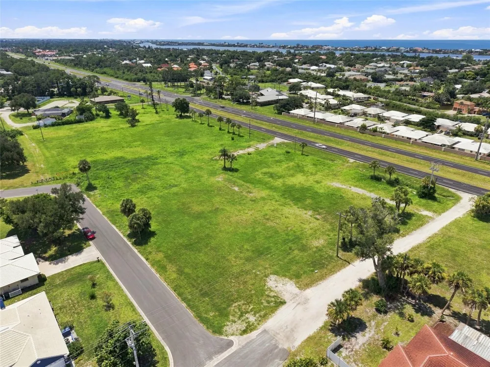 2301 S TAMIAMI TRAIL Osprey, FL 34229