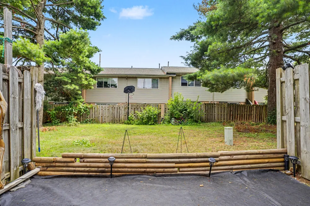 3583 Kenbrooke Court Kalamazoo City, MI 49006
