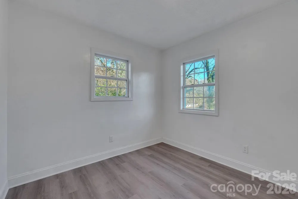 49 E Livingston Street Tryon, NC 28782