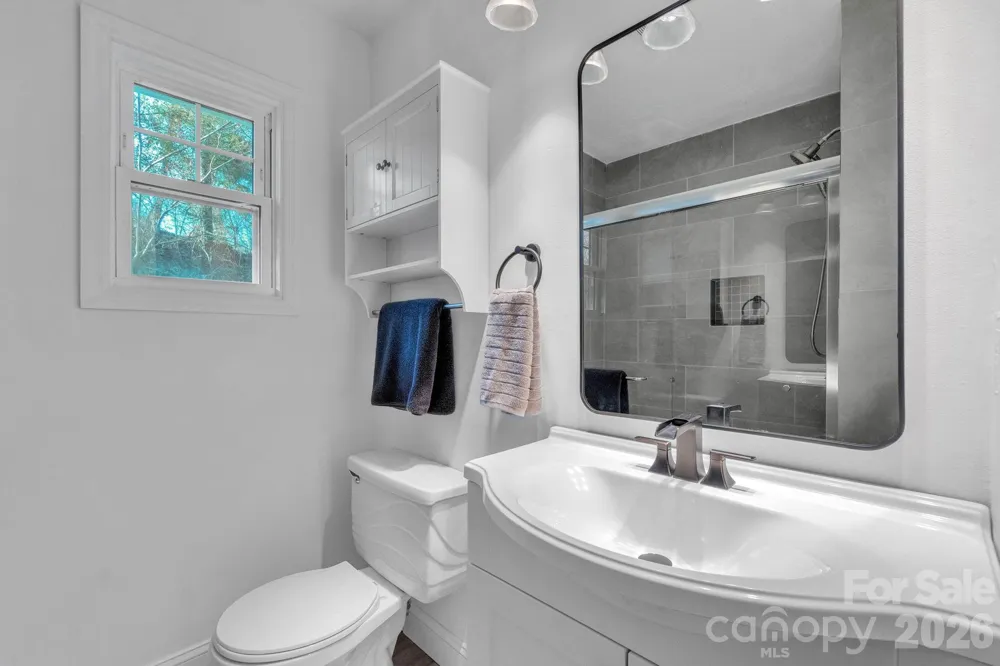 49 E Livingston Street Tryon, NC 28782